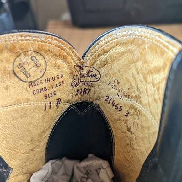 Justin Boots 3187 Classic Roper Boots Black Shrunken Shoulder Bullhide Roper Toe - Picture 9 of 10